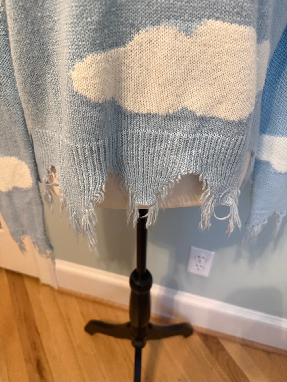 It’s Sweater - Picture 4 of 6
